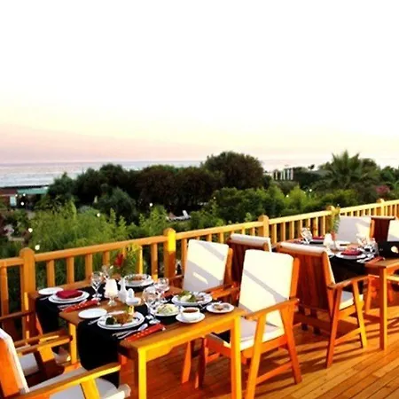Hotel Bella &