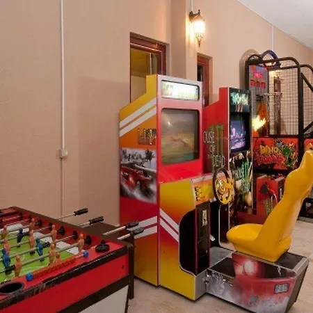 Hotel Bella &