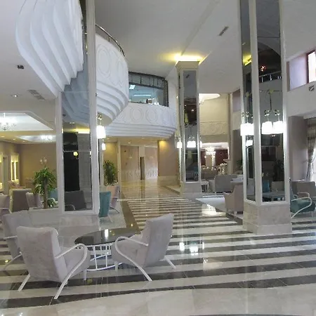 Hotel Bella &